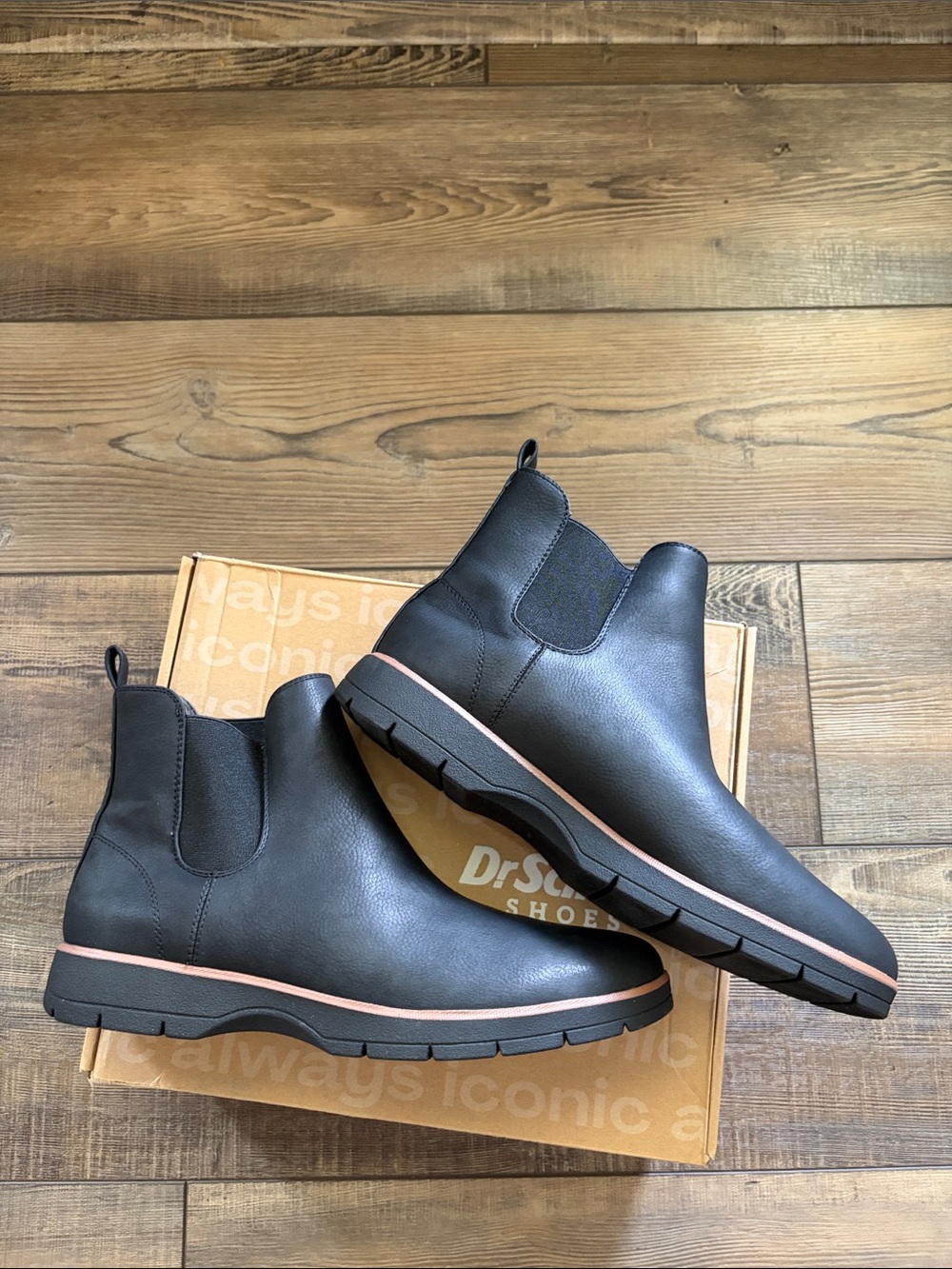 Dr. Scholl's Women’s Black Chelsea Ankle Boots with Tan Accent Size 9.5 - Picture 6 of 10